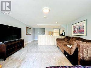 Georgina (historic Lakeshore Communities), ON L4P1A1,15 LAKE DRIVE N