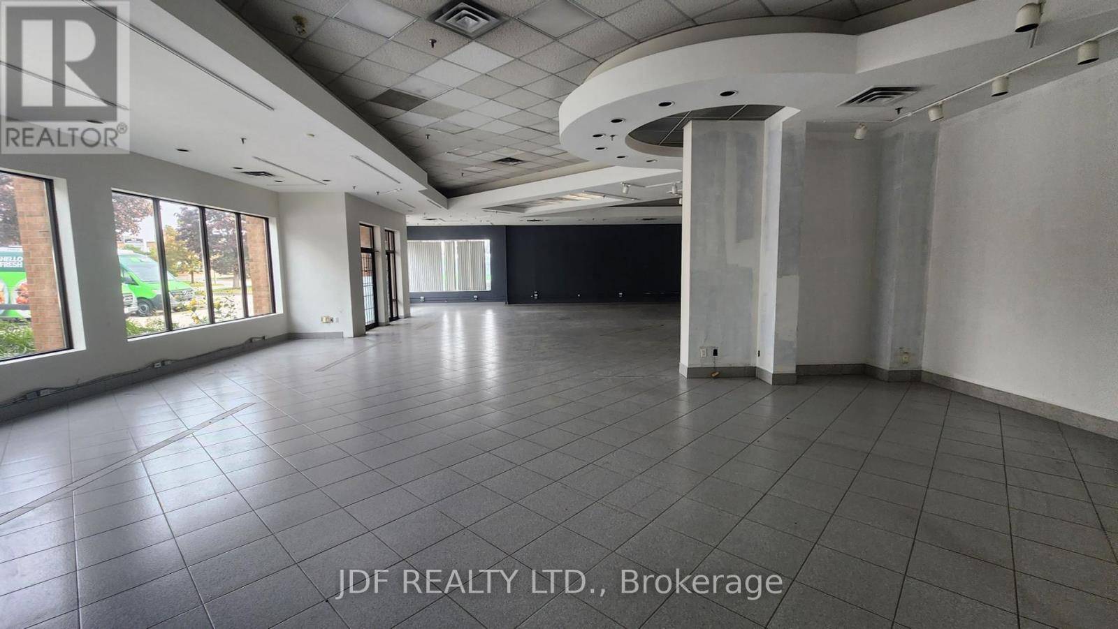 Vaughan (concord), ON L4K4B2,577 Edgeley BLVD #11-14