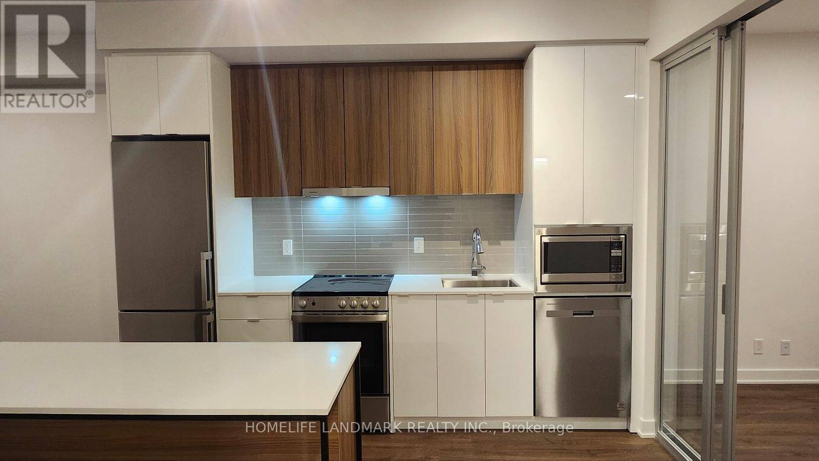 Vaughan (brownridge), ON L4J0L7,30 UPPER MALL WAY #A-3203