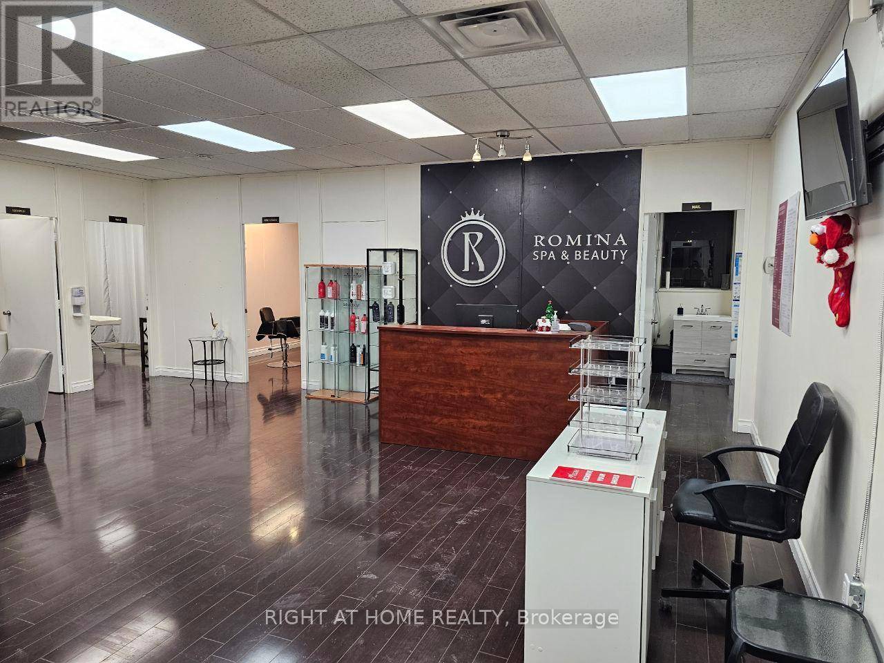 Richmond Hill (mill Pond), ON L4C3C9,10670 Yonge ST #201