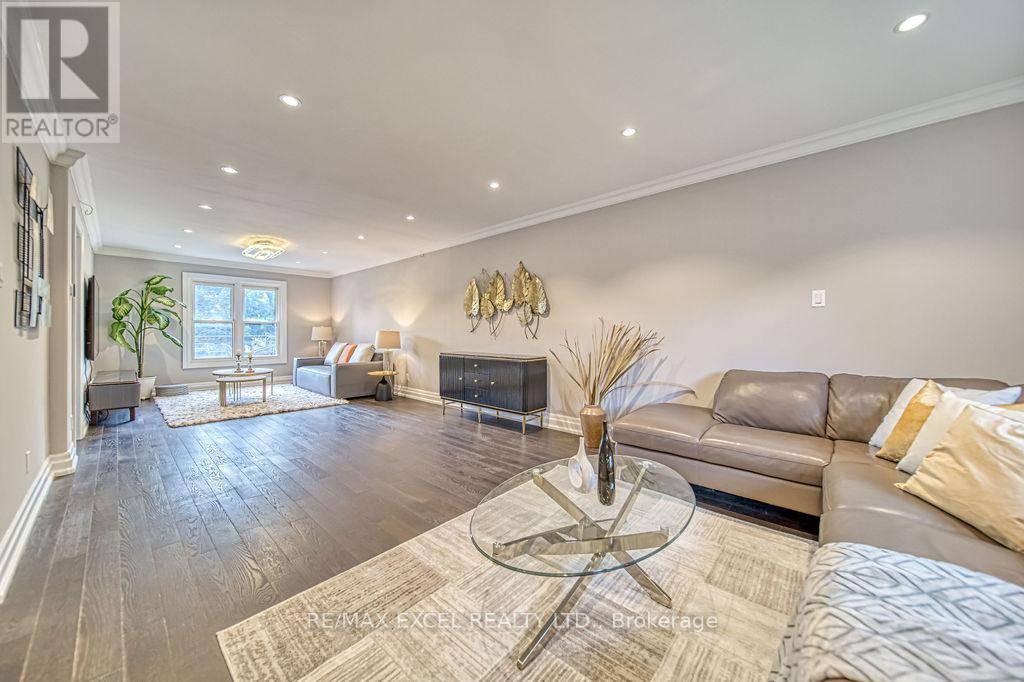 Markham (buttonville), ON L3R0C1,88 MONTGOMERY COURT
