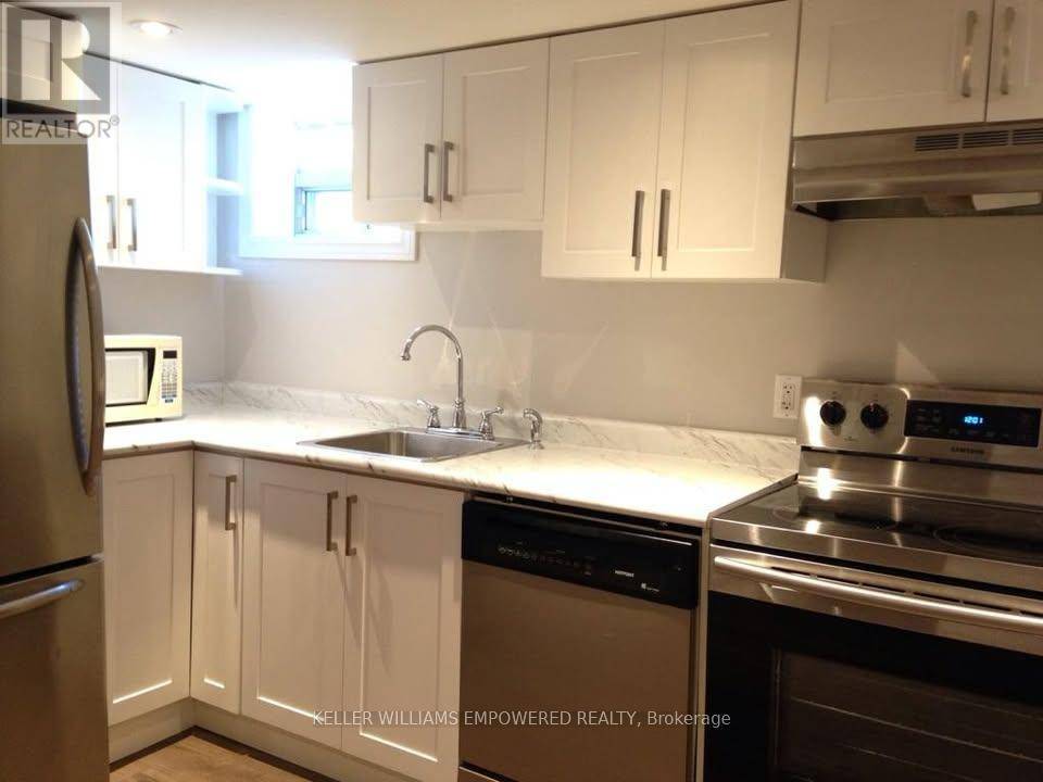 Richmond Hill (crosby), ON L4C2W1,284 Axminster DR #Basement