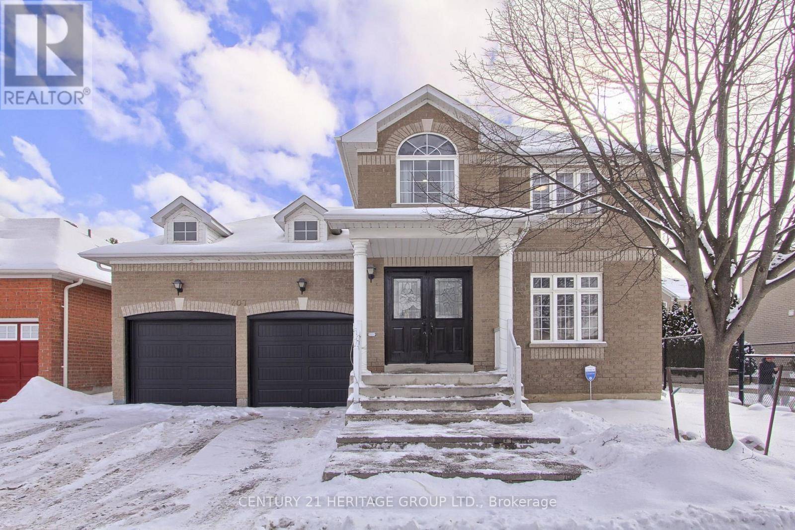 Newmarket (woodland Hill), ON L3X2Y3,207 FLAGSTONE WAY