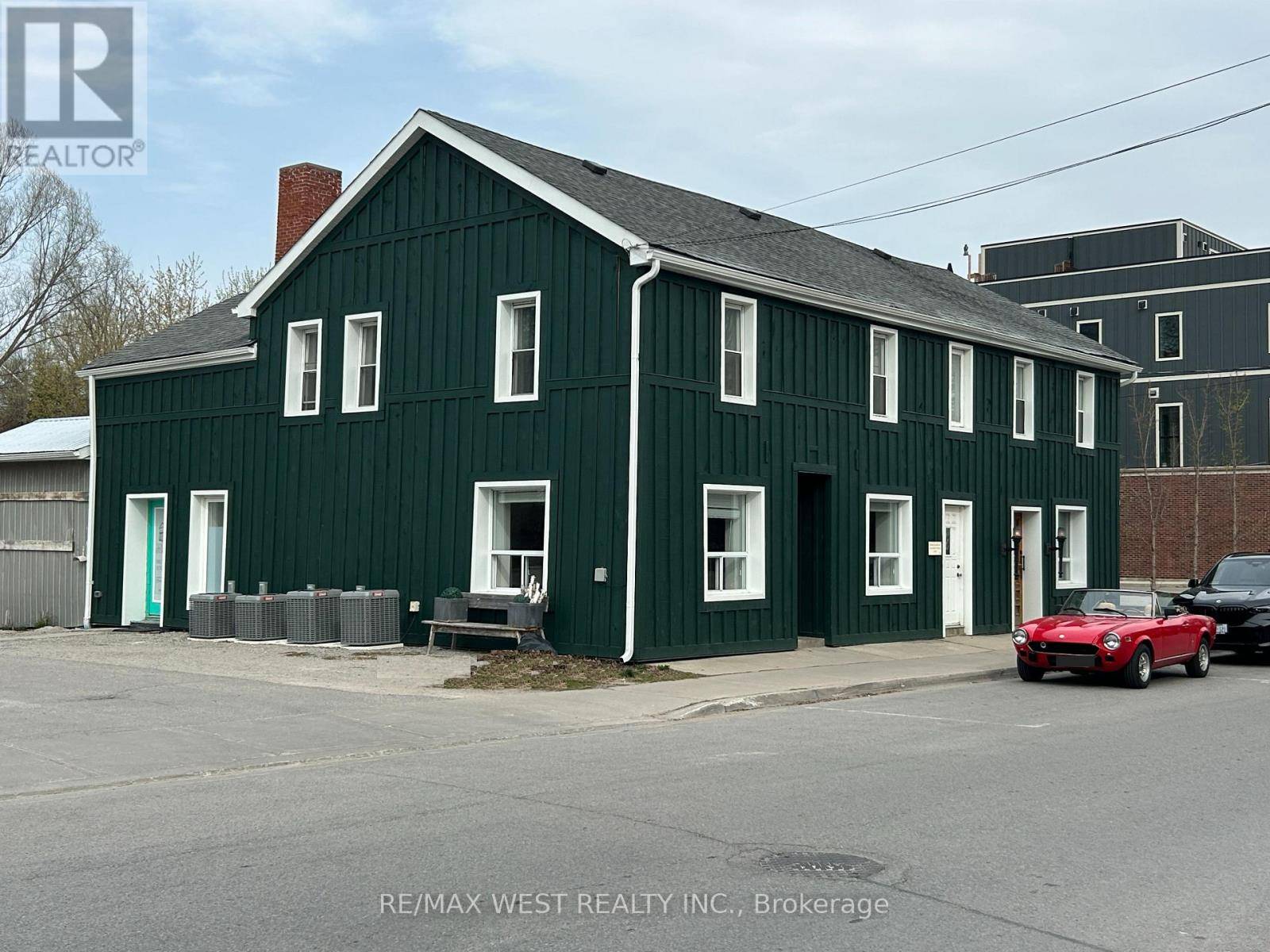 King (schomberg), ON L0G1T0,203 Main ST #1B