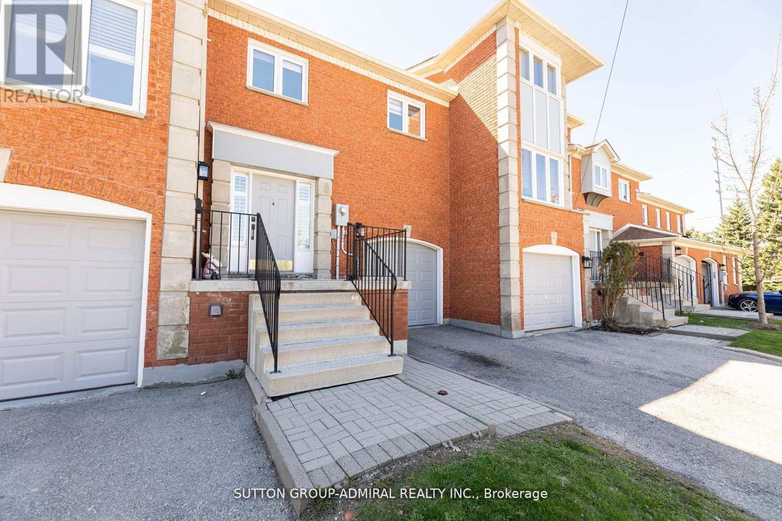 Richmond Hill (north Richvale), ON L4C9X5,80 Mccallum DR #4