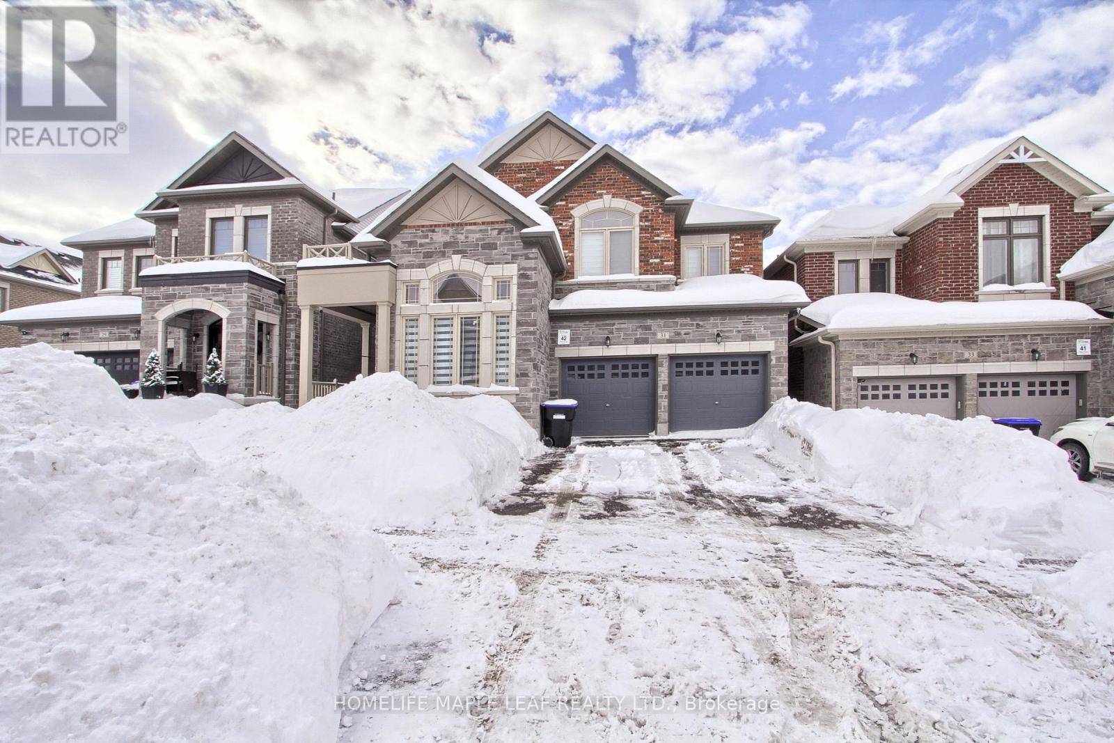 New Tecumseth, ON L9R0V9,31 JANES CRESCENT