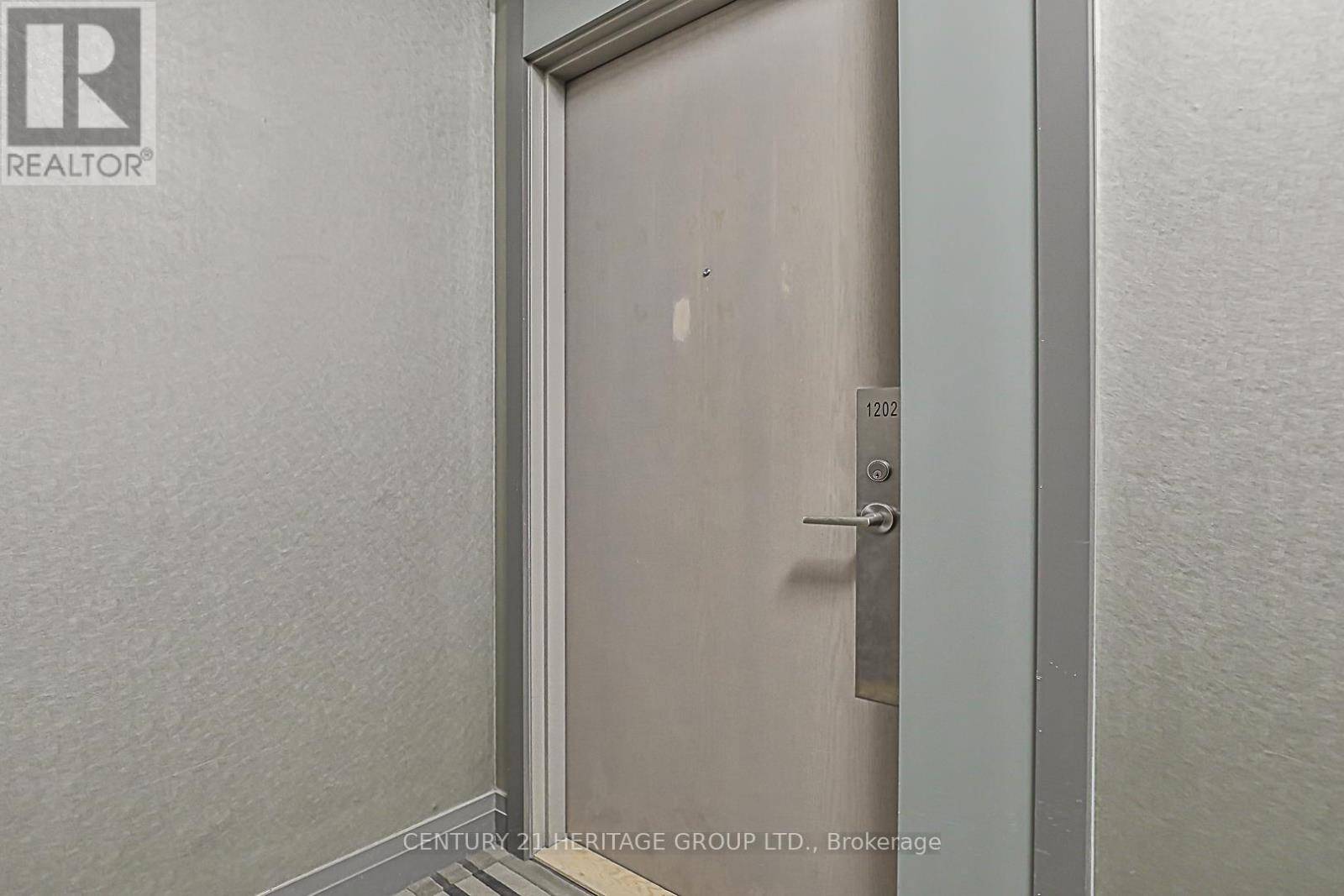 Richmond Hill (south Richvale), ON L4C0Z1,9090 Yonge ST #1202B
