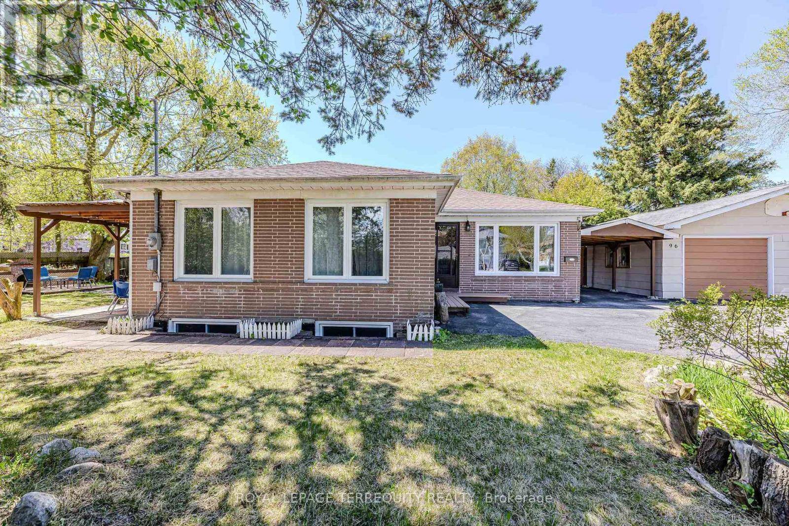 Richmond Hill (crosby), ON L4C3J8,96 TALMAGE AVENUE