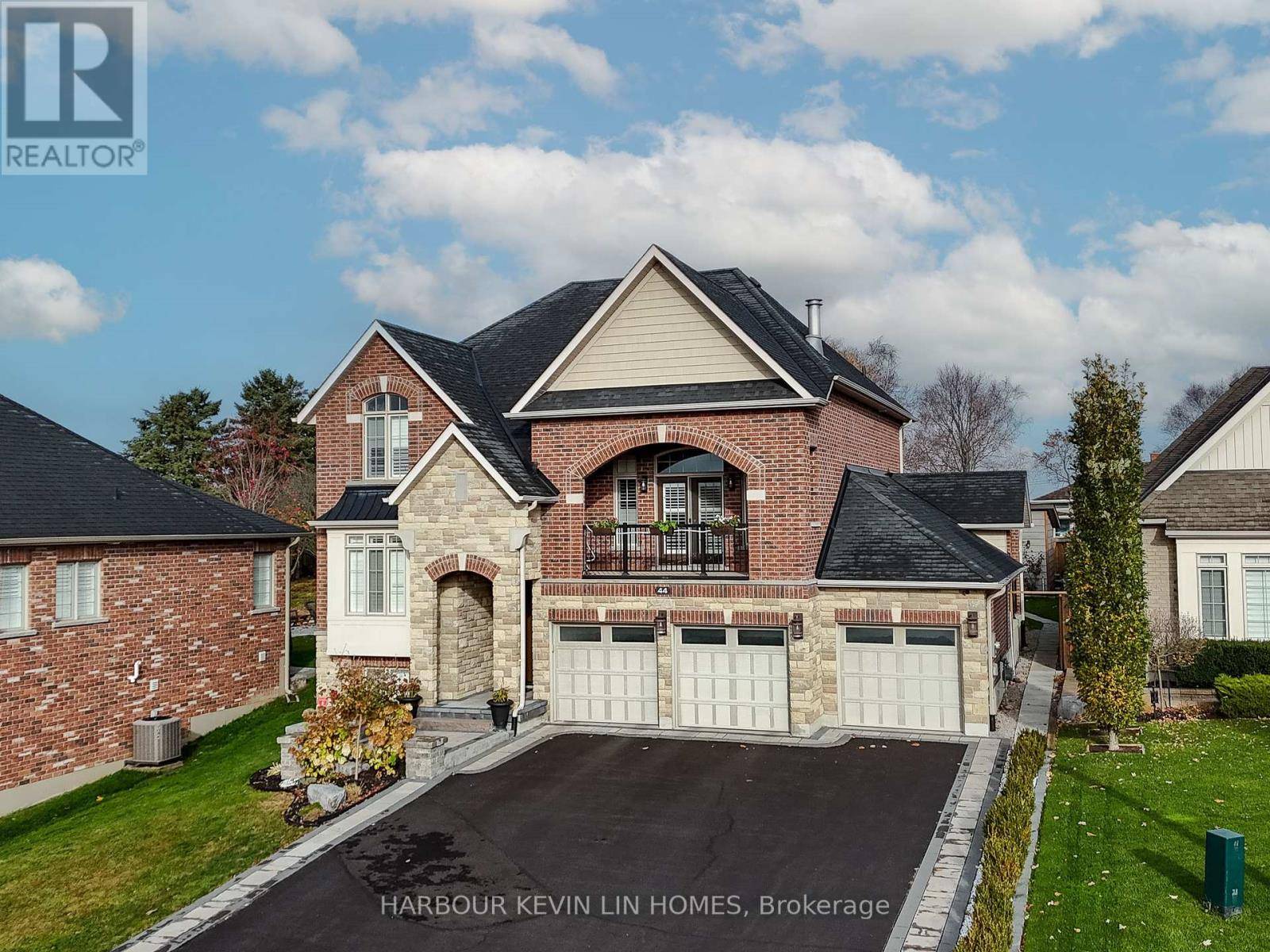 Innisfil (cookstown), ON L0L1L0,44 PHILSON COURT