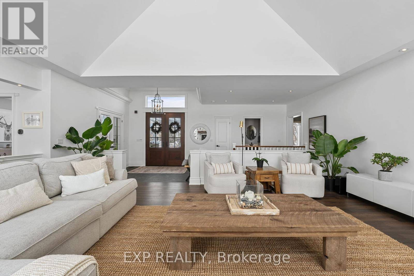 Georgina (historic Lakeshore Communities), ON L4P0B1,3 WOLFORD COURT