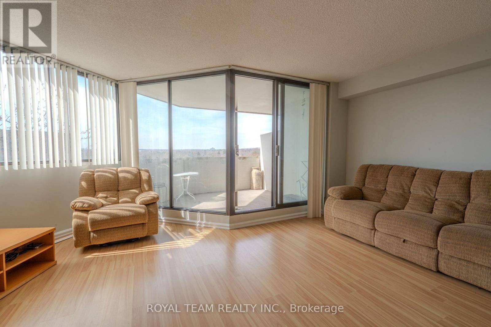 Richmond Hill (north Richvale), ON L4C5L1,50 Baif BLVD #706