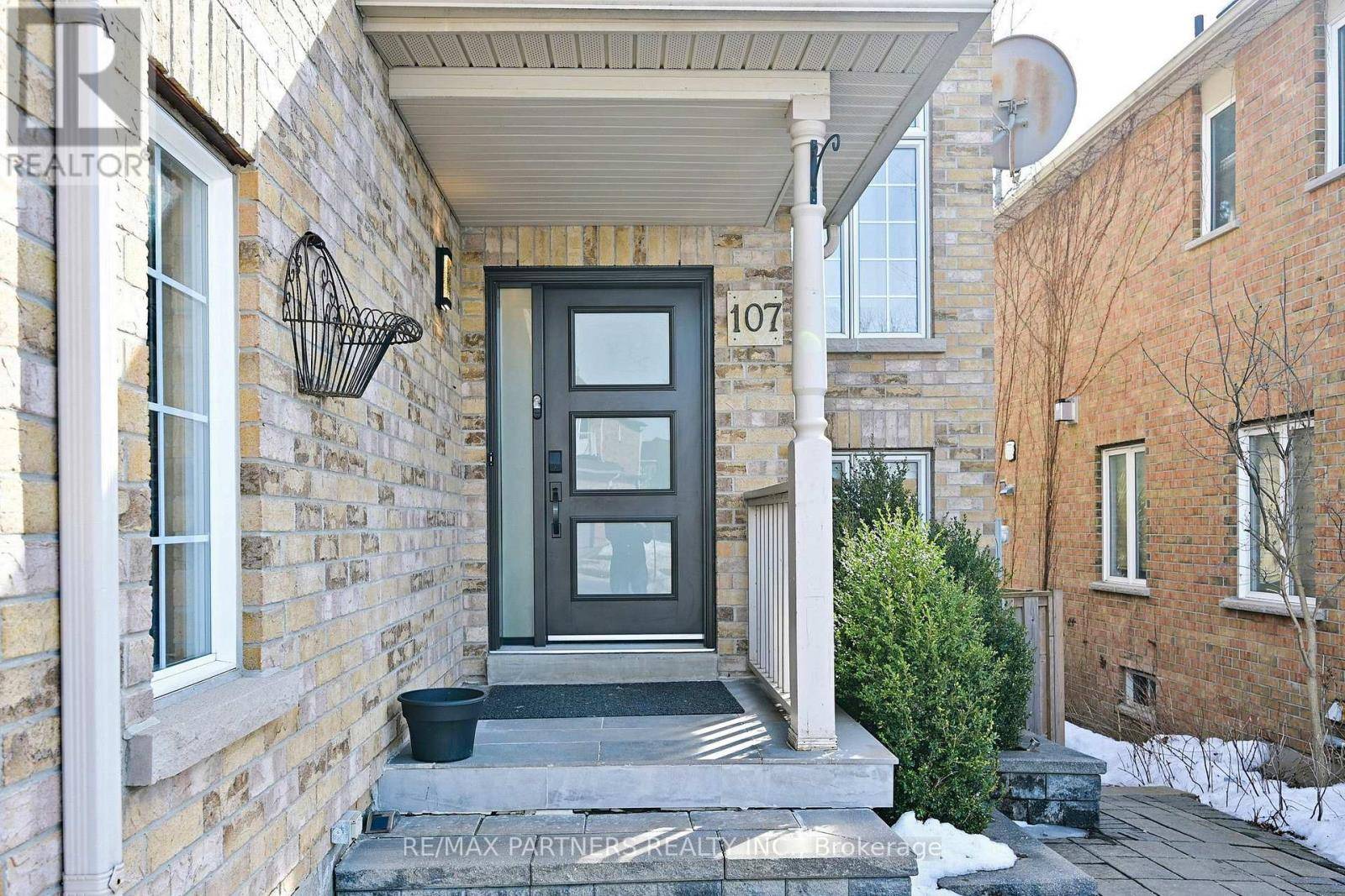 Richmond Hill (oak Ridges Lake Wilcox), ON L4E3Z6,107 WORTHINGTON AVENUE