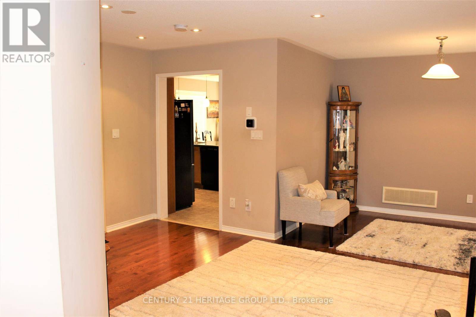 Aurora, ON L4G7T7,185 RIVER RIDGE BOULEVARD