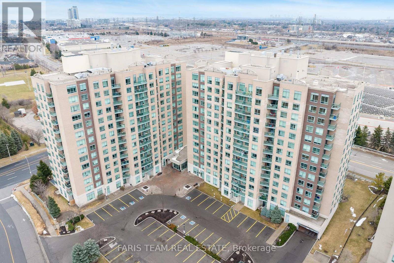 Richmond Hill (langstaff), ON L4B0A1,11 Oneida CRES #407