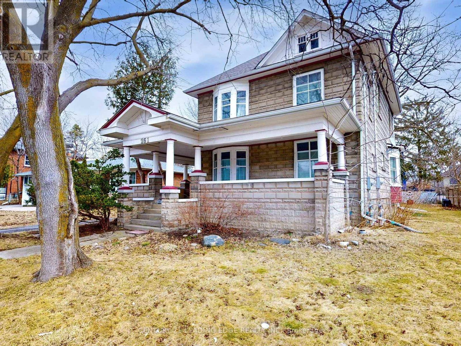 Markham (old Markham Village), ON L3P1Y6,261 MAIN STREET N