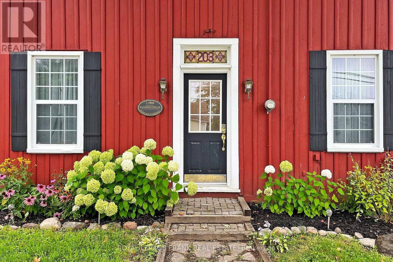 Uxbridge, ON L9P1B1,203 BROCK STREET W