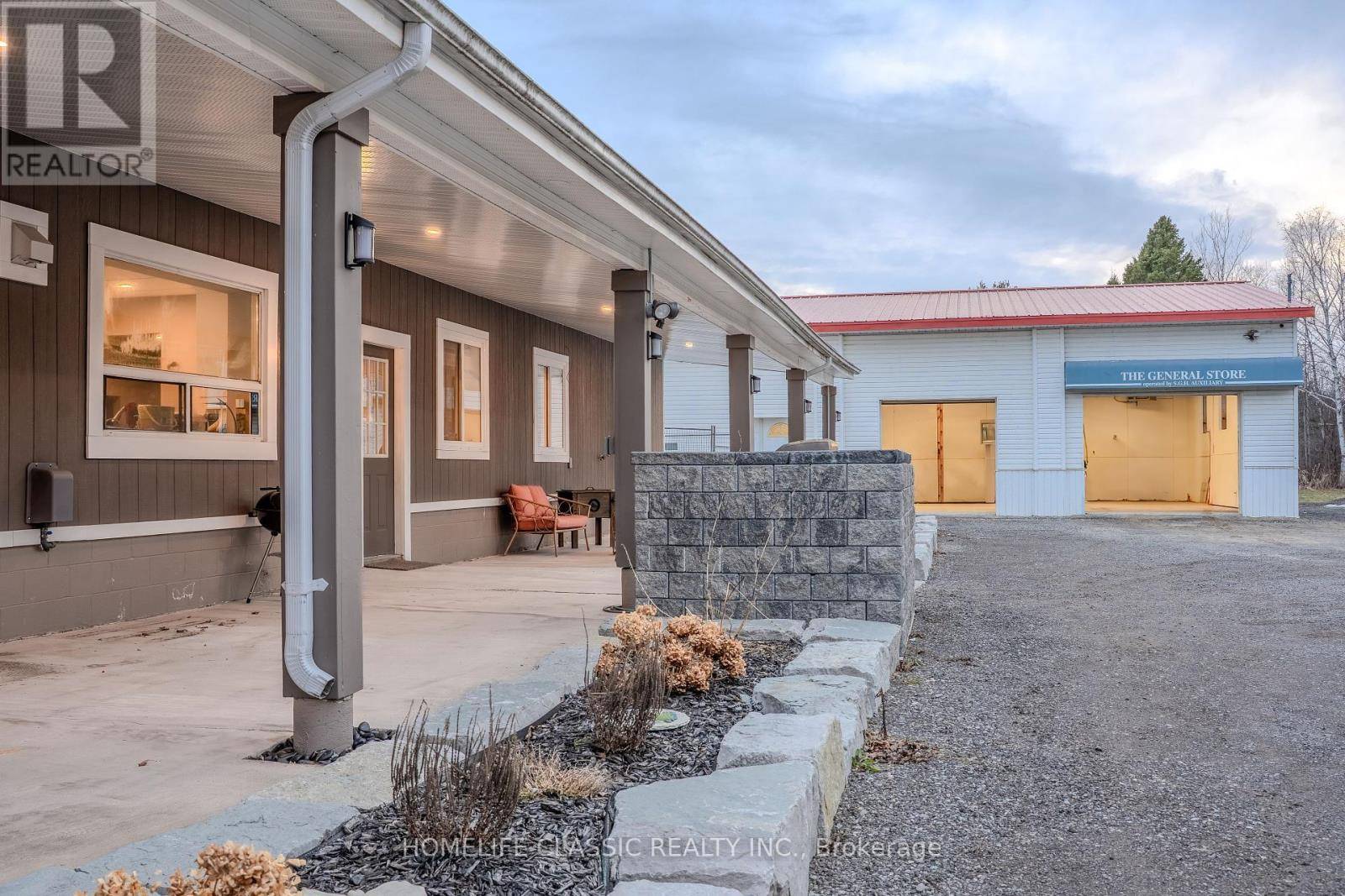 East Gwillimbury, ON L0G1M0,22080 HIGHWAY 48