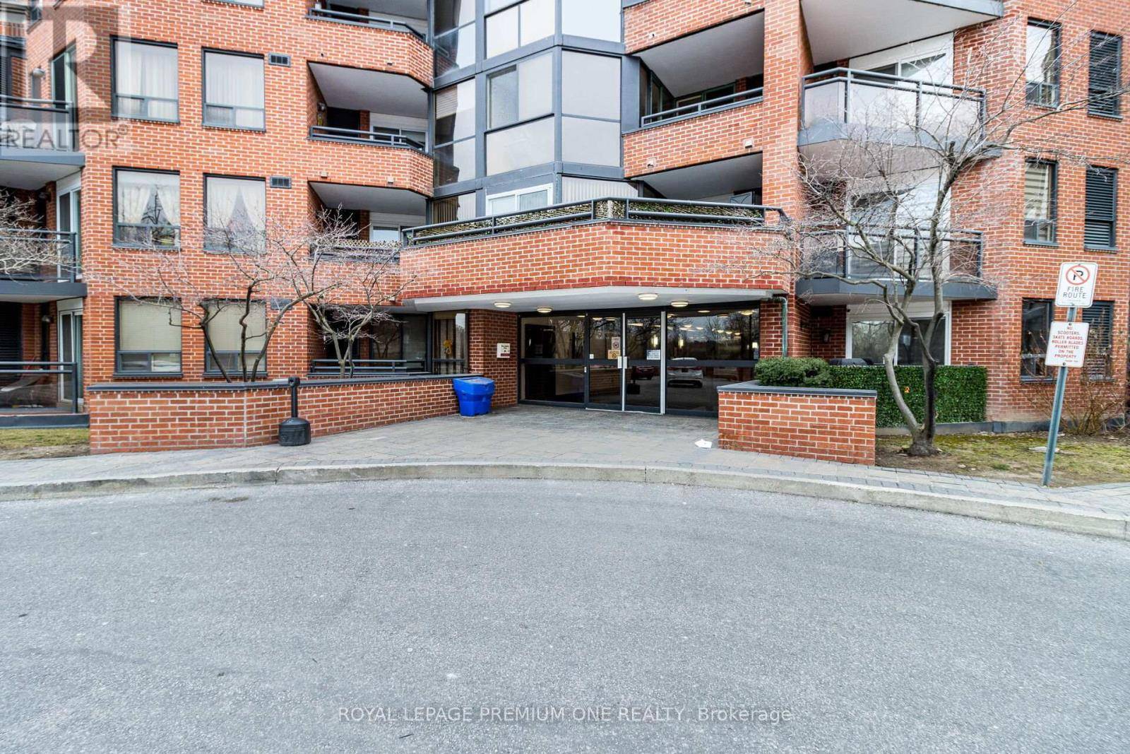 Vaughan (west Woodbridge), ON L4L7G4,100 Arbors LN #207