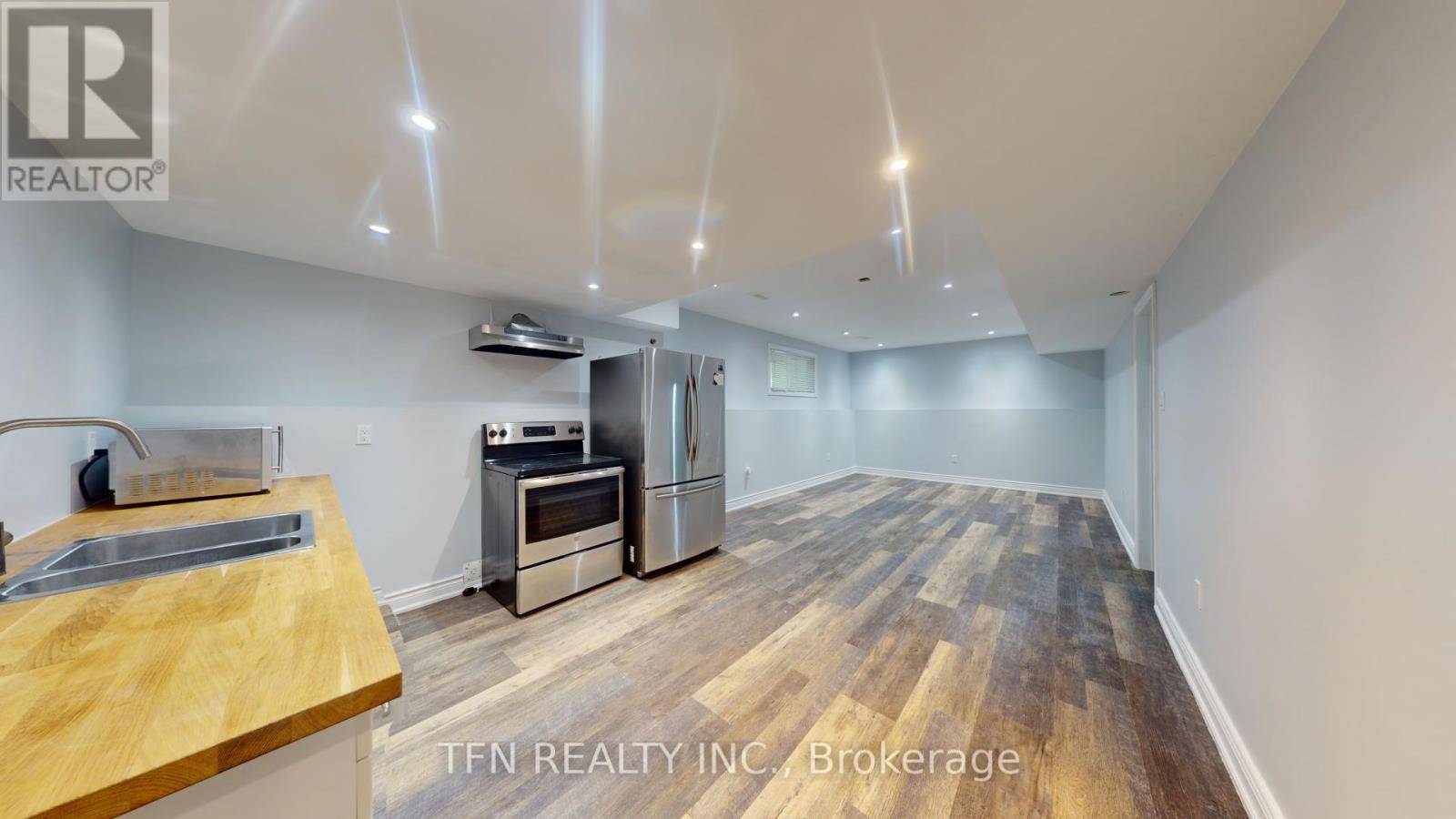 Innisfil (lefroy), ON L0L1W0,1048 Gilmore AVE #Lower