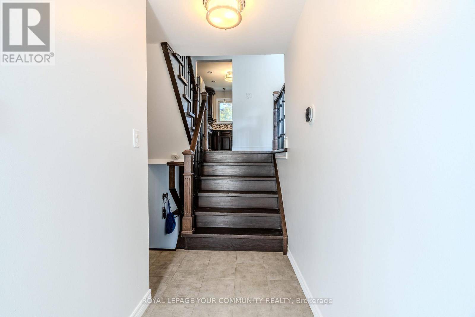 Markham (royal Orchard), ON L3T3Z8,70 STATELY WAY