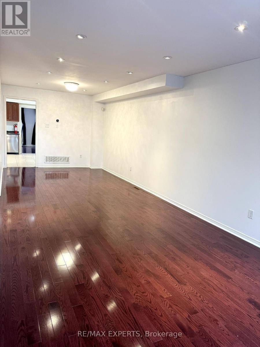 Vaughan (patterson), ON L4J8M6,187 SASSAFRAS CIRCLE