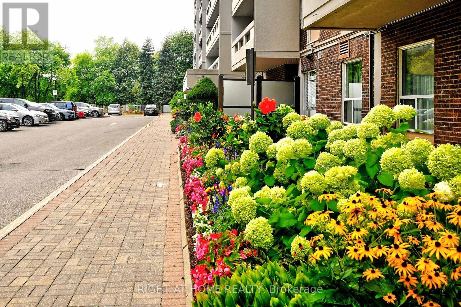 Markham (royal Orchard), ON L3T4T7,60 Inverlochy BLVD #806