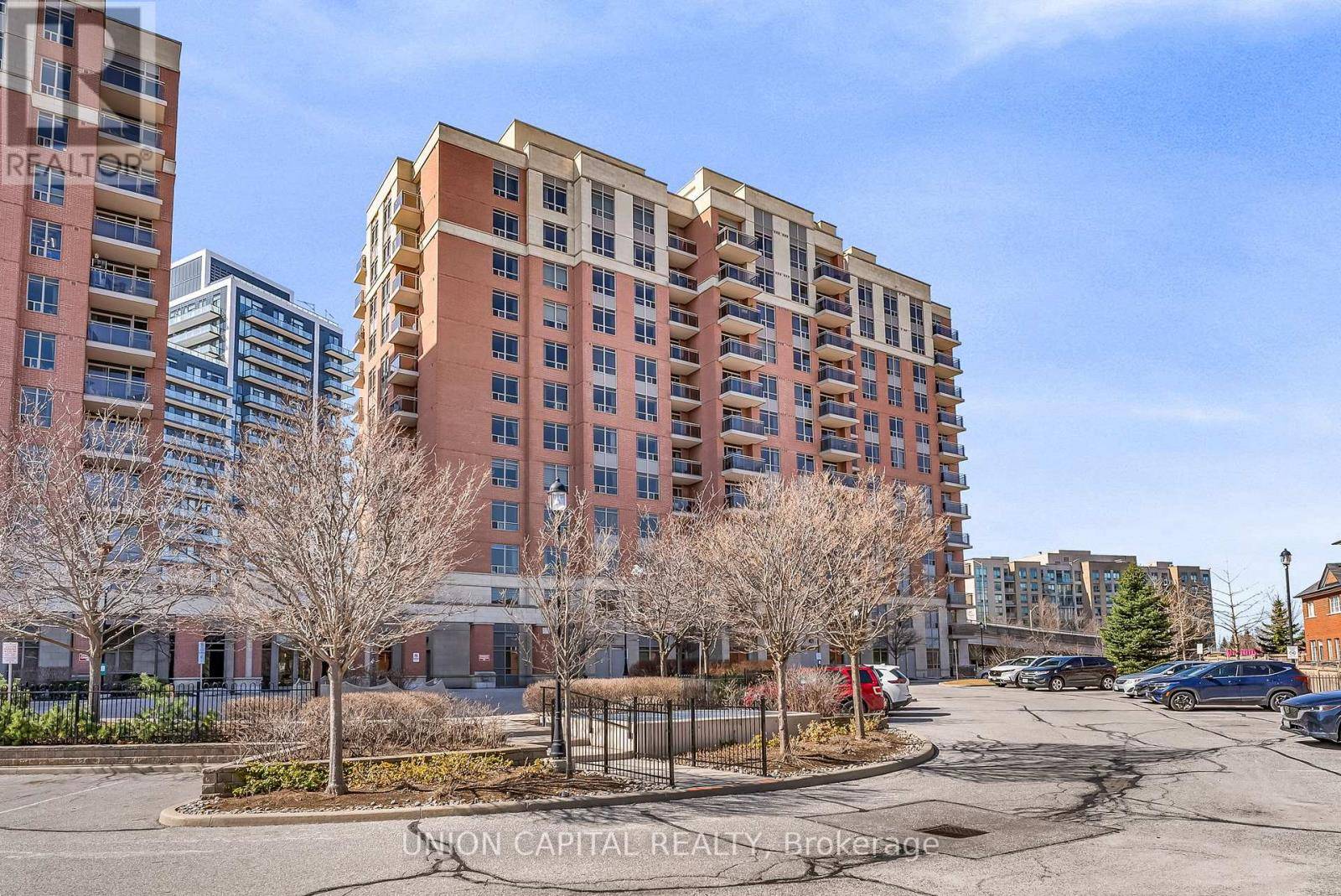 Richmond Hill (langstaff), ON L4B0C1,75 King William CRES #1010