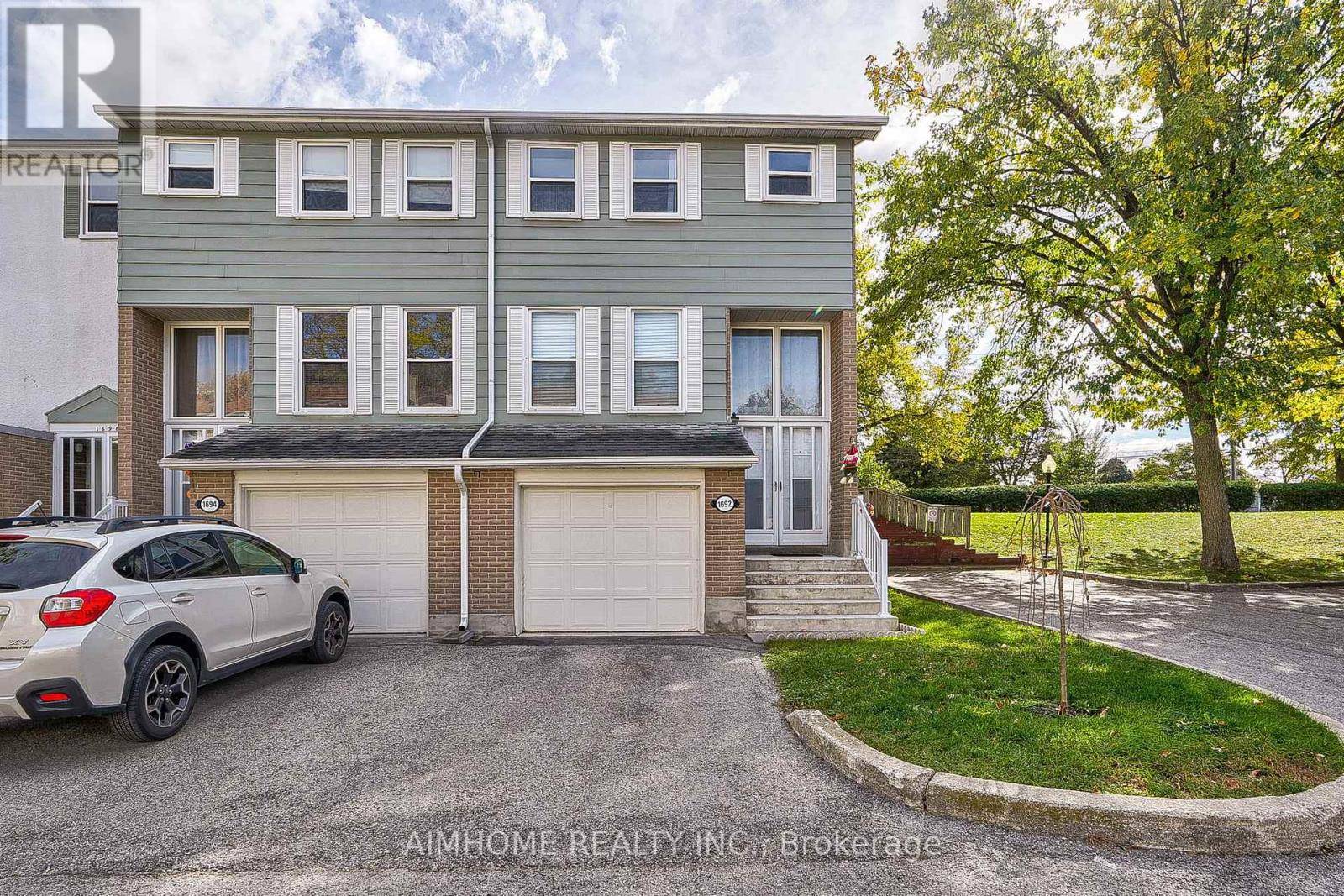 Markham (bayview Fairway-bayview Country Club Estates), ON L3T1Y9,1692 JOHN STREET