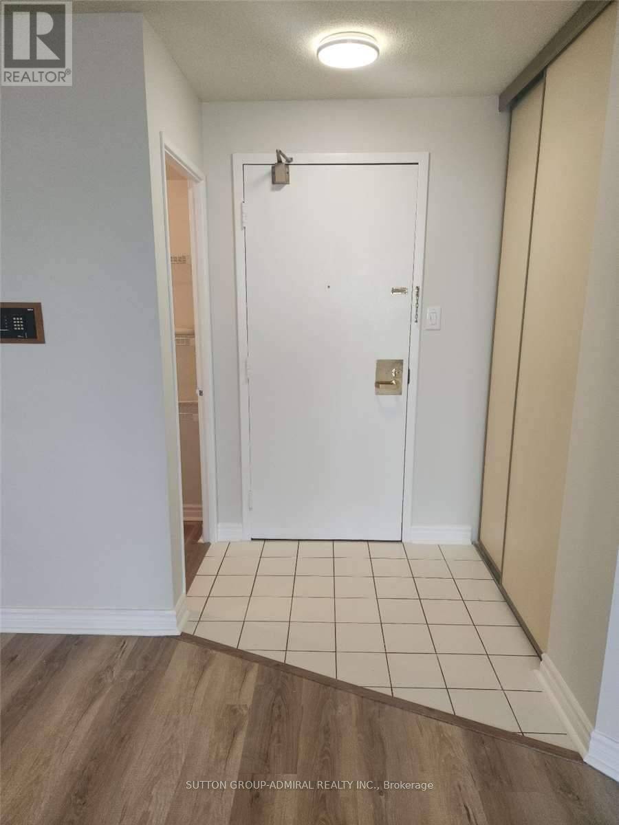 Vaughan (crestwood-springfarm-yorkhill), ON L4J7K5,343 Clark AVE West #1204