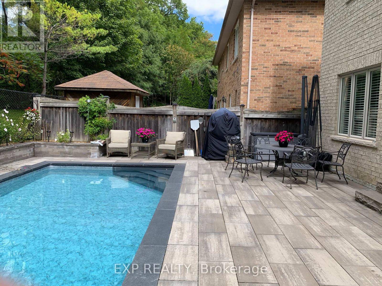 East Gwillimbury (holland Landing), ON L9N1R9,18 BRENT ROAD