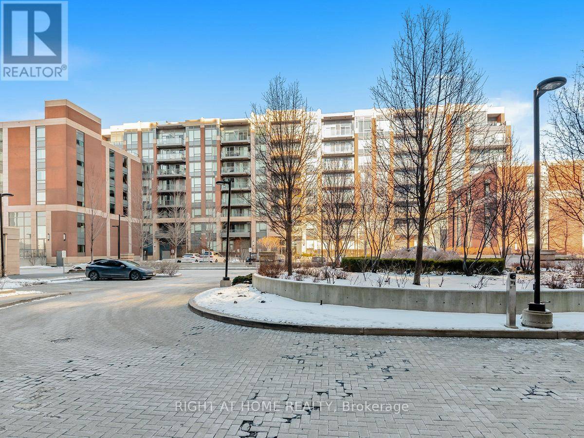 Markham (unionville), ON L3R5M5,28 Uptown DR #PH16
