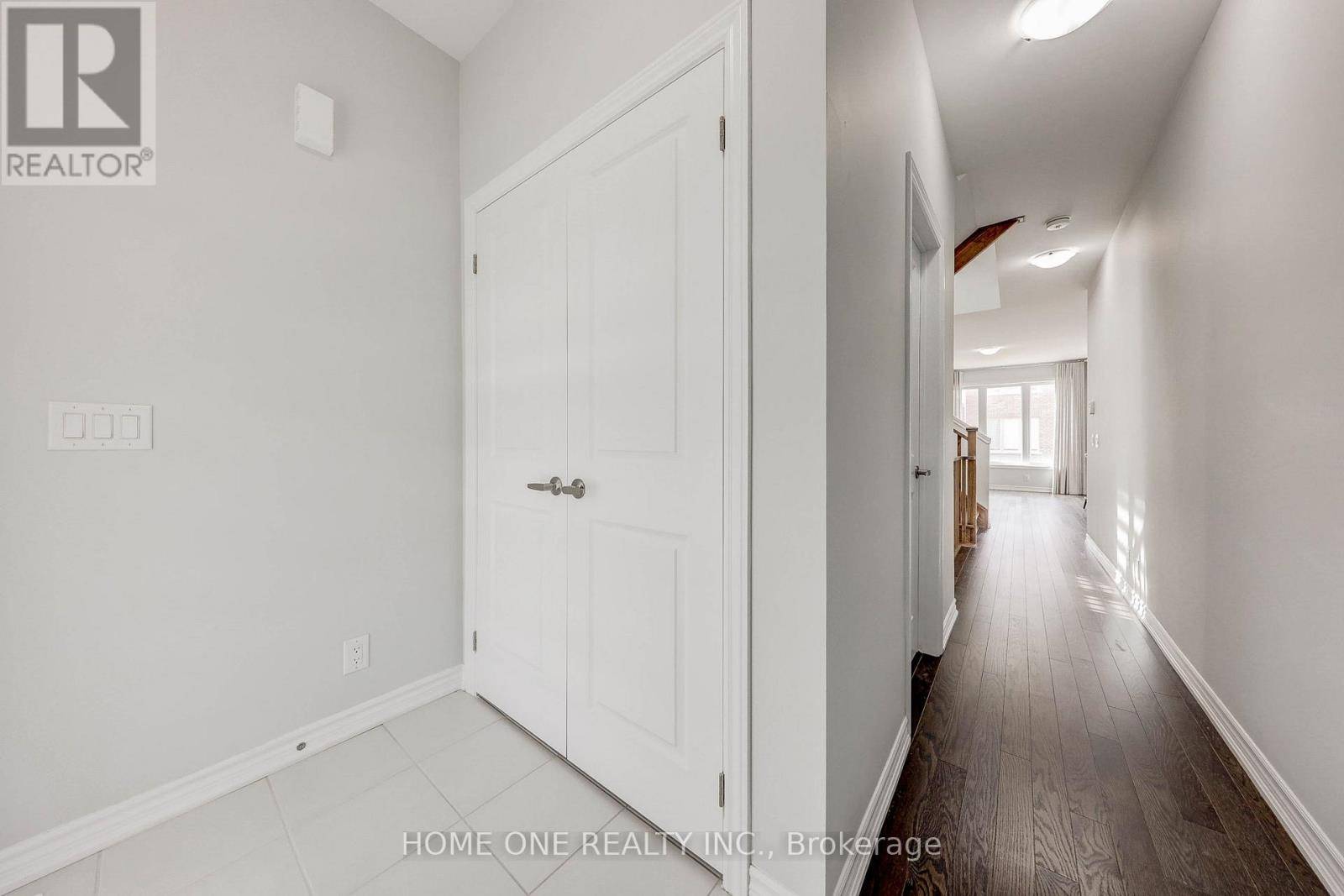 Markham (angus Glen), ON L6C3K3,32 JESSICA ANTONELLA STREET