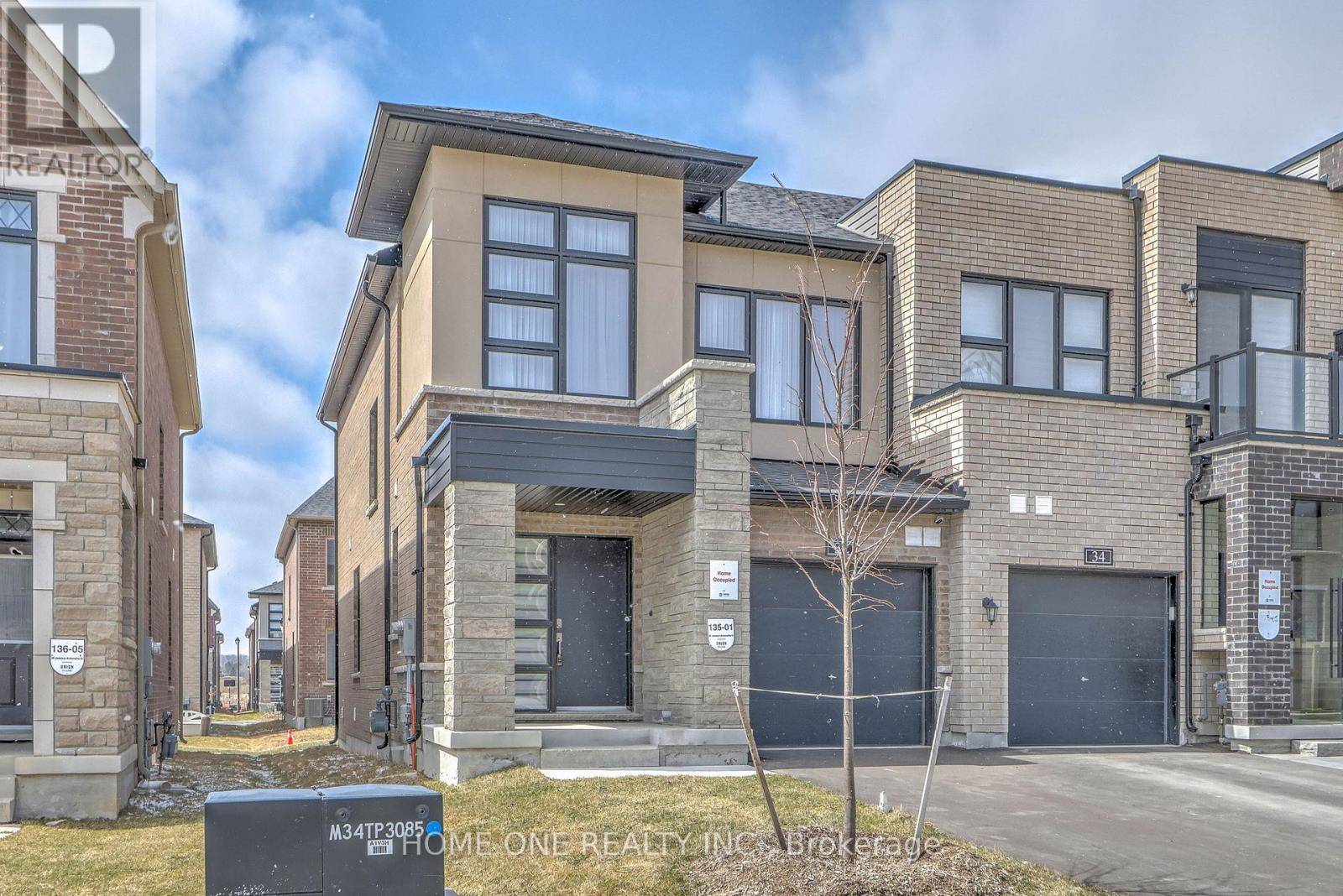 Markham (angus Glen), ON L6C3K3,32 JESSICA ANTONELLA STREET