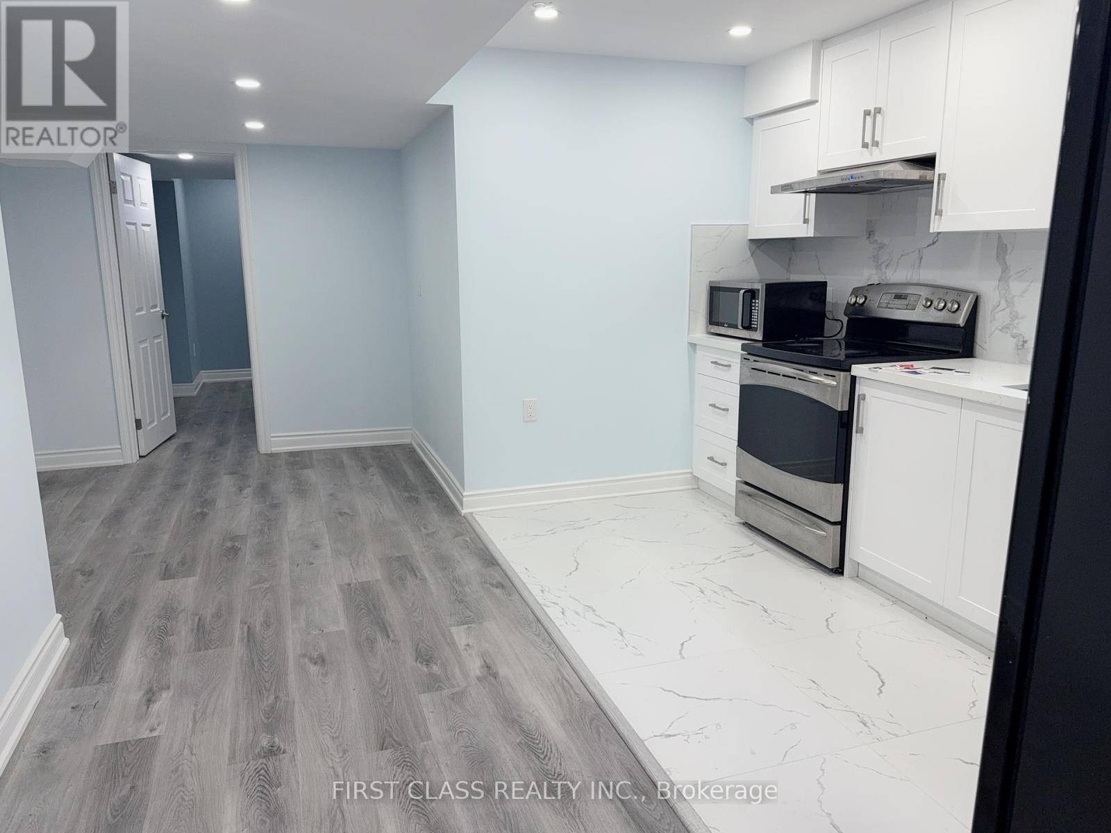 East Gwillimbury (holland Landing), ON L9N0X1,44 WHIPPLETREE DRIVE