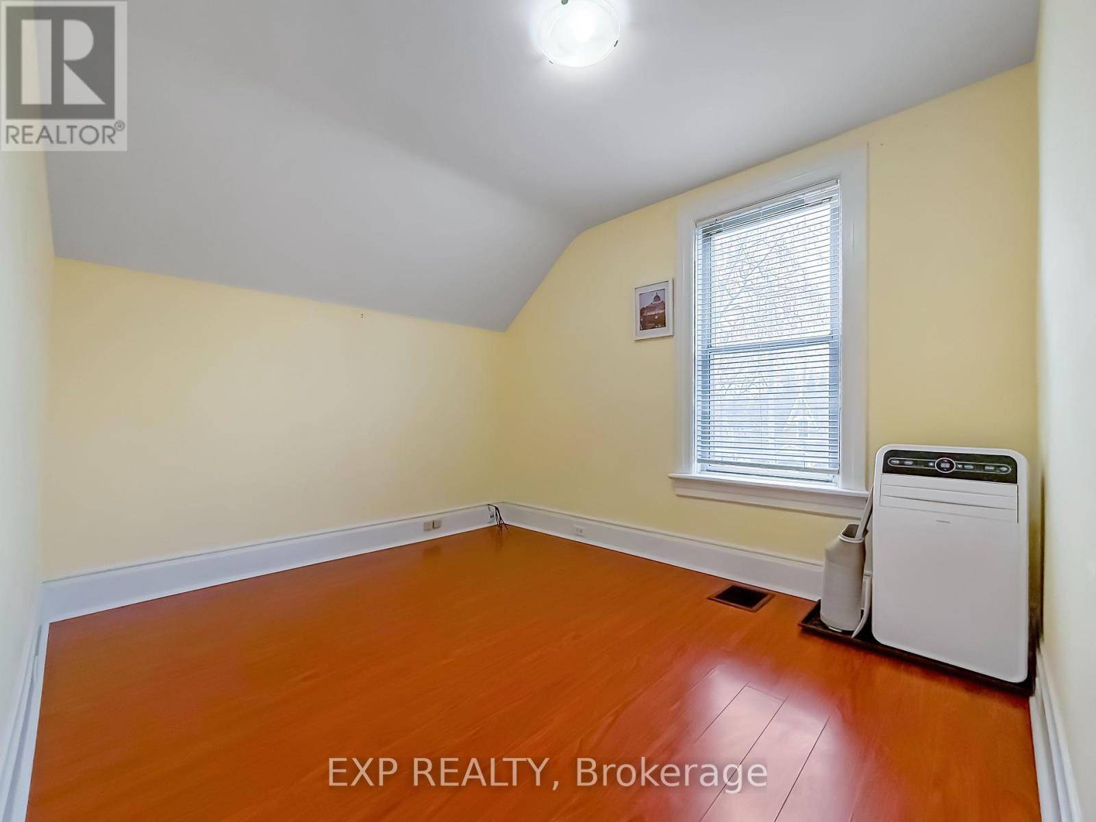 Markham (old Markham Village), ON L3R7S3,283 Main ST North #Upper