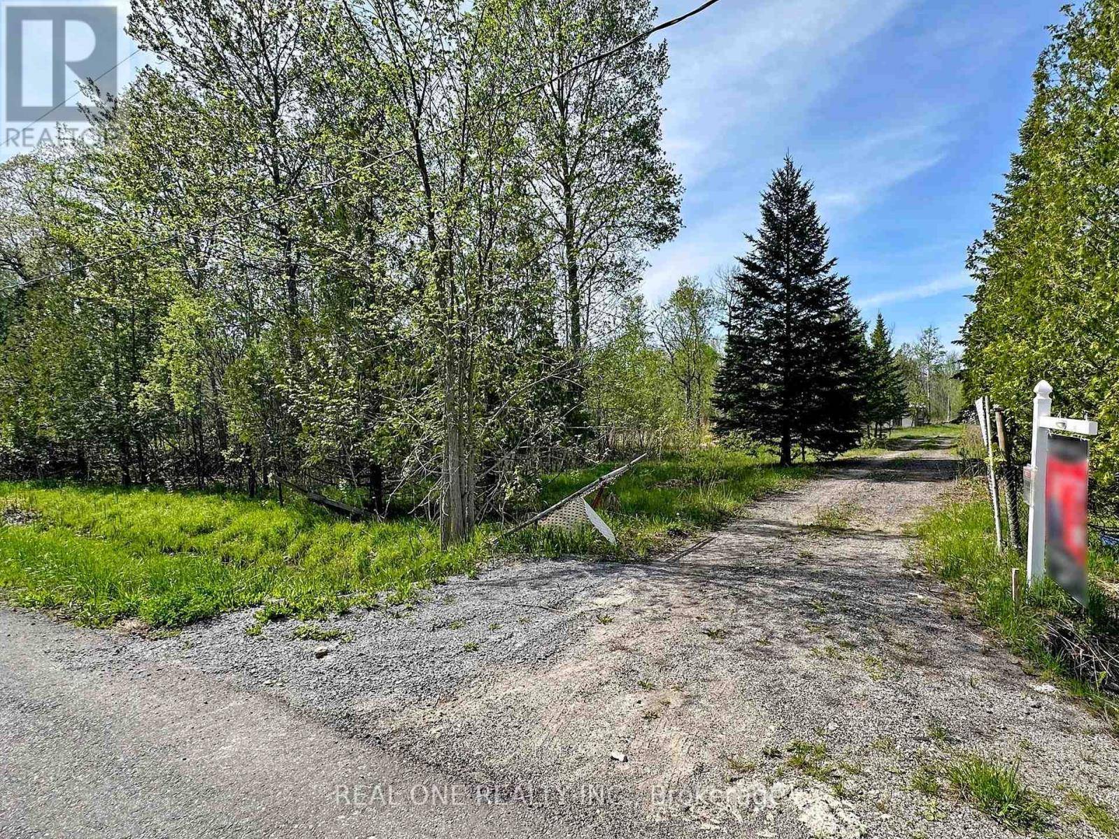 East Gwillimbury (mt Albert), ON L0G1N0,4778 HOLBORN ROAD