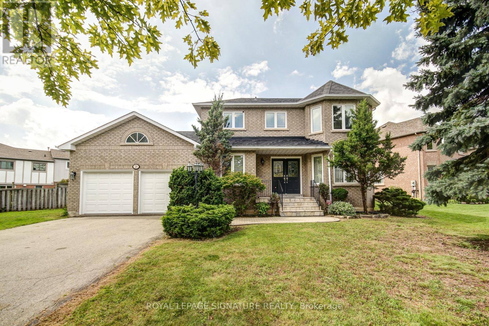 Vaughan (maple), ON L6A1Y7,18 INVERNESS CLOSE