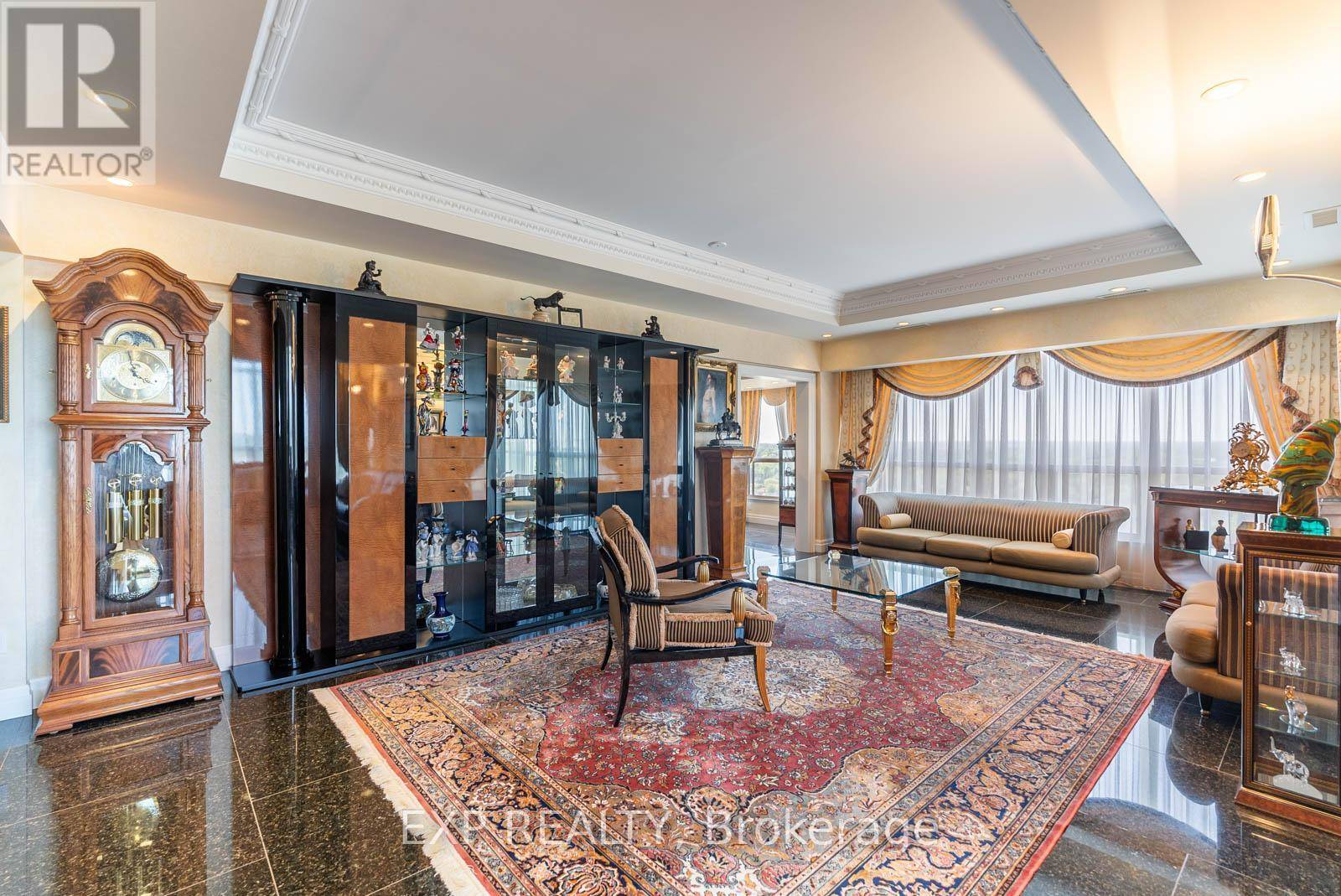 Vaughan (crestwood-springfarm-yorkhill), ON L4J7Y6,1 Clark ST West #PH 4