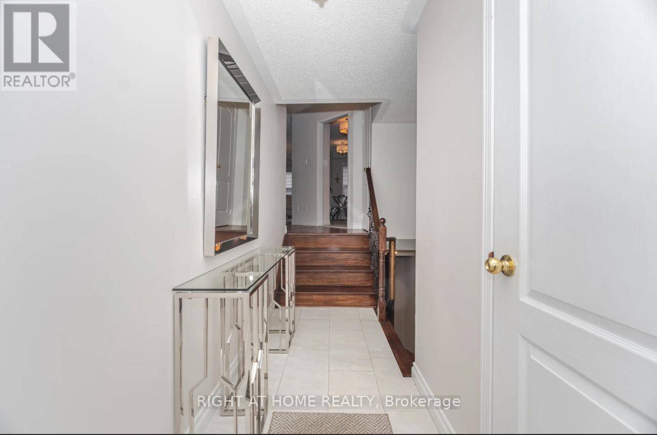 Aurora (bayview Wellington), ON L4G7J4,69 EVELYN BUCK LANE