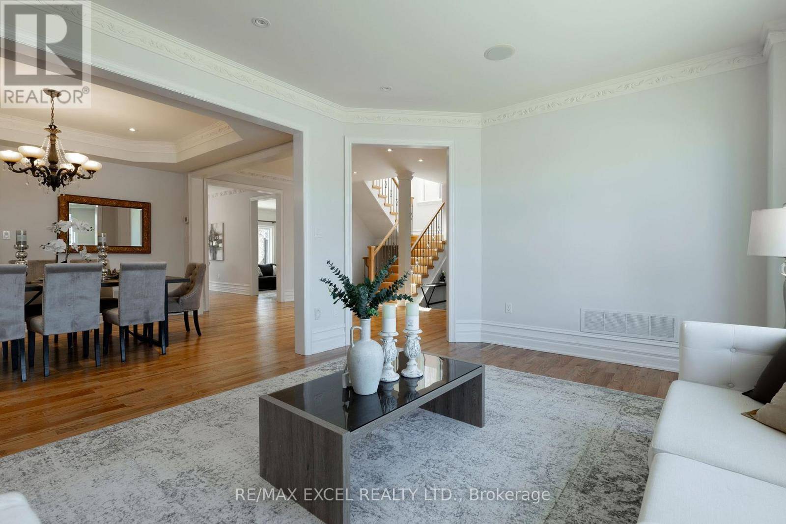 Richmond Hill (south Richvale), ON L4C6R5,25 OAK AVENUE