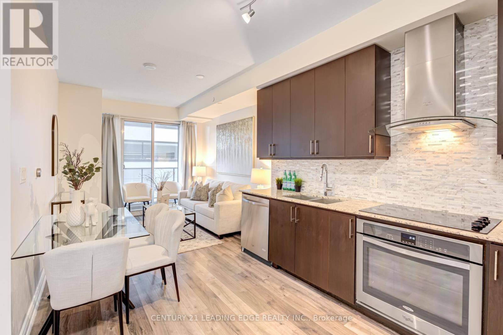 Richmond Hill (north Richvale), ON L4C0X4,9608 Yonge ST #203