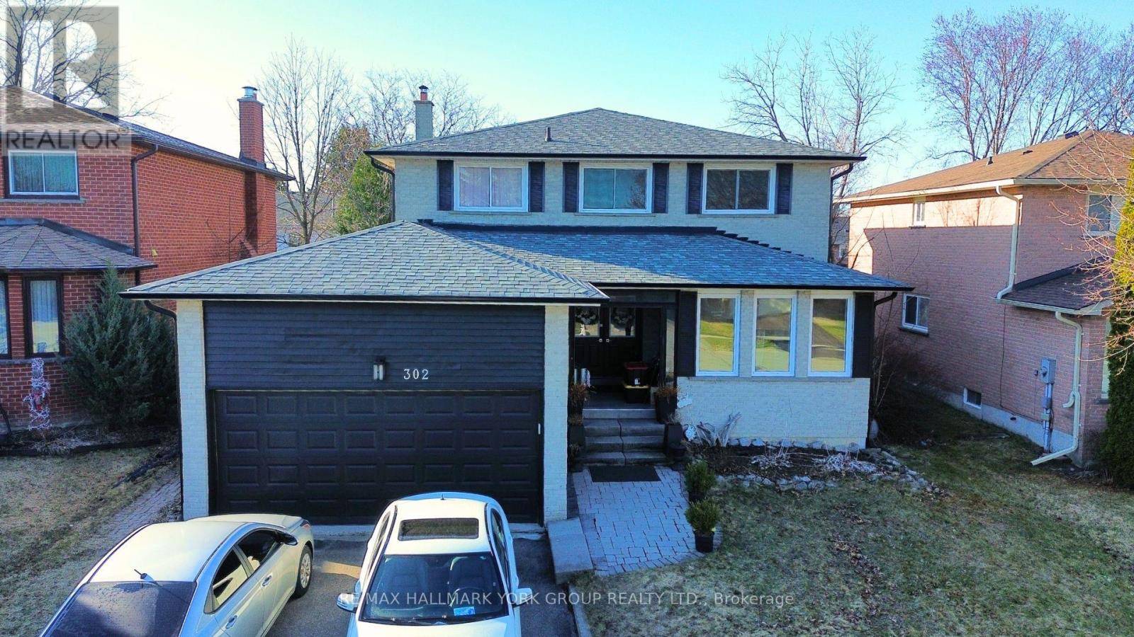 Newmarket (bristol-london), ON L3Y6K5,302 BUCKINGHAM DRIVE N