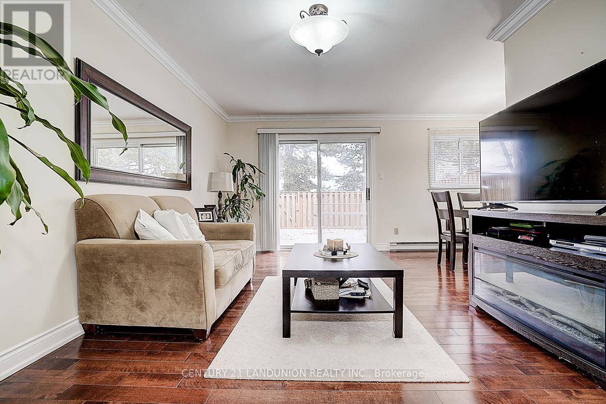 Markham (aileen-willowbrook), ON L3T5B8,20 NILES WAY S