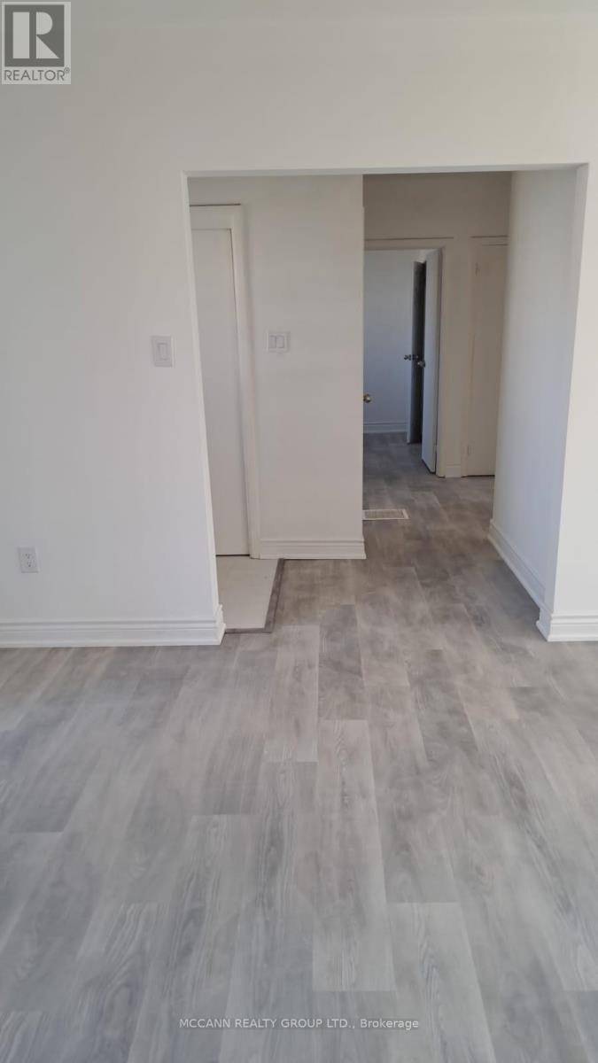 Newmarket (gorham-college Manor), ON L3Y5H2,562 Mulock CT #A