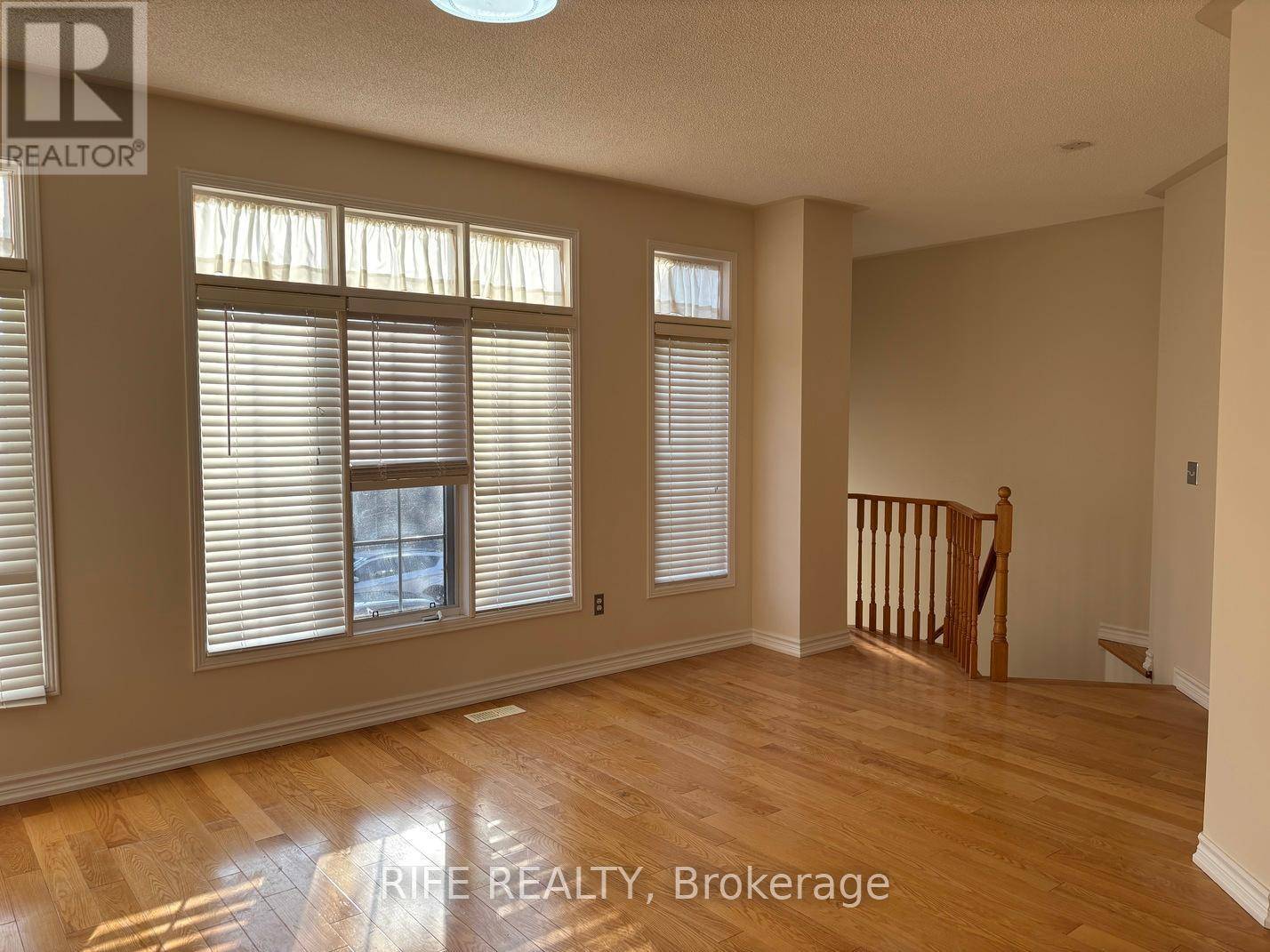 Markham (berczy), ON L6C2M4,111 ORCHARD HILL BOULEVARD