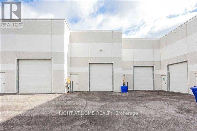 Aurora (bayview Southeast), ON L4G0G9,158 Don Hillock DR #15