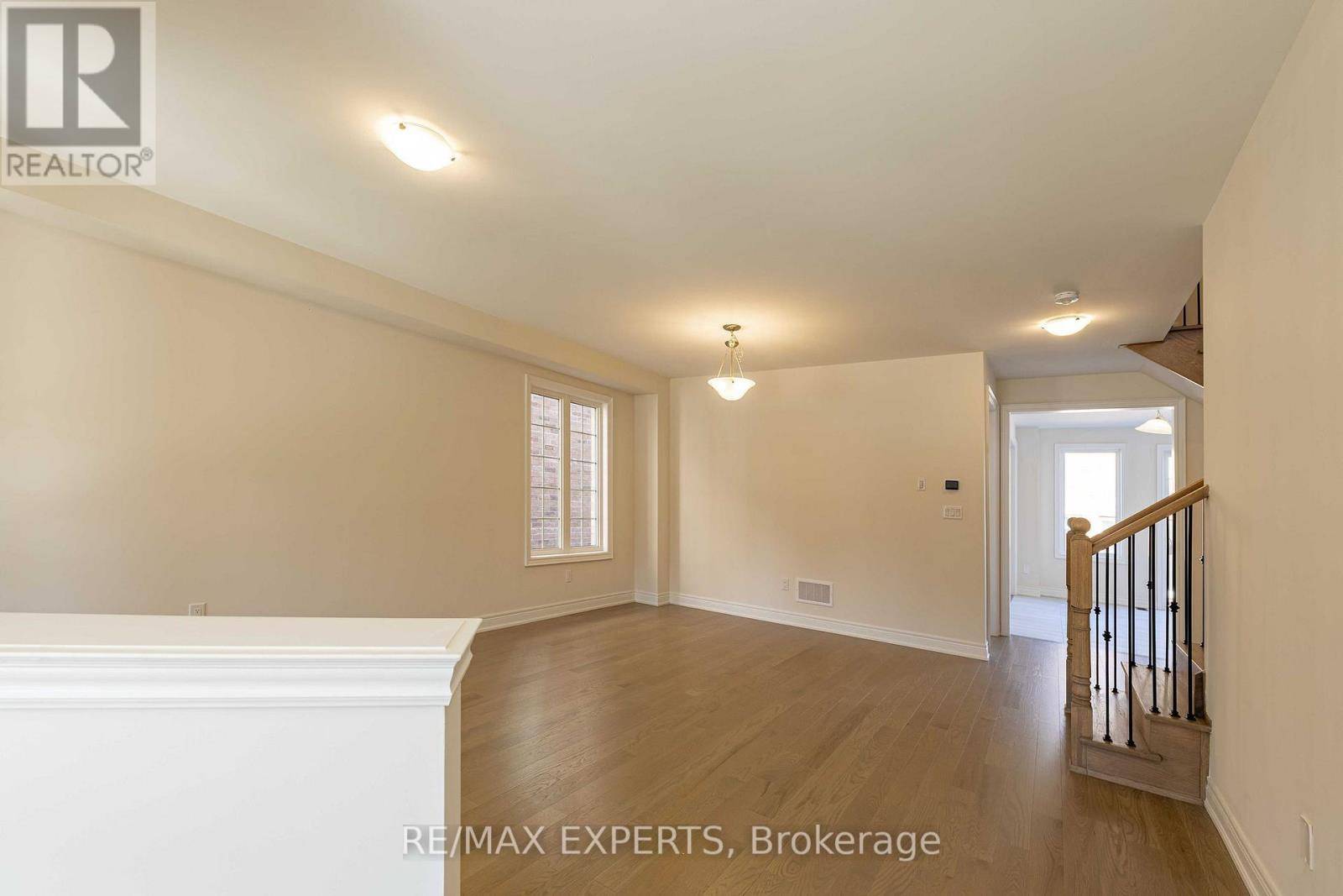 Georgina (keswick South), ON L4P0E8,44 FAIMIRA AVENUE
