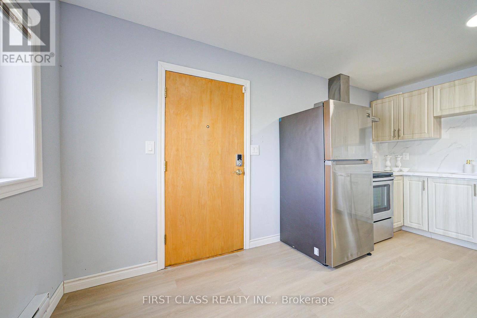 Richmond Hill (oak Ridges Lake Wilcox), ON L4E3B4,17 WILLOWBANK AVENUE