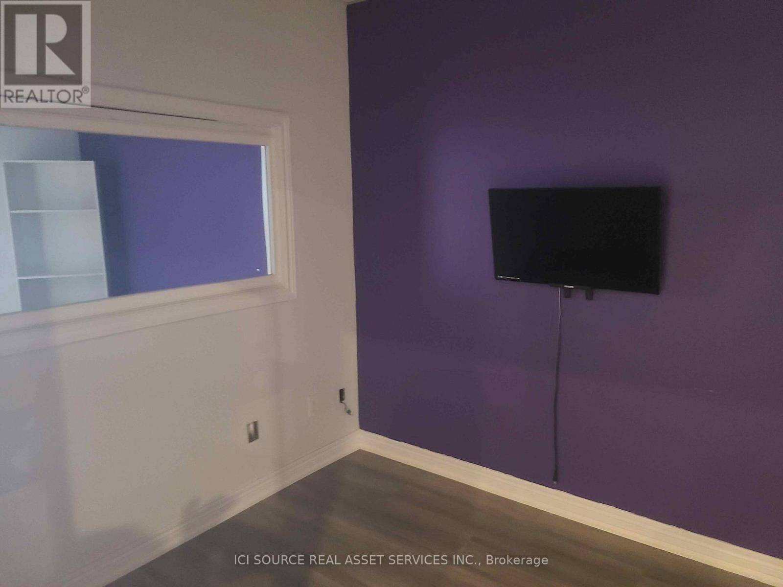 Vaughan (east Woodbridge), ON L4L8B5,410 Chrislea RD #12
