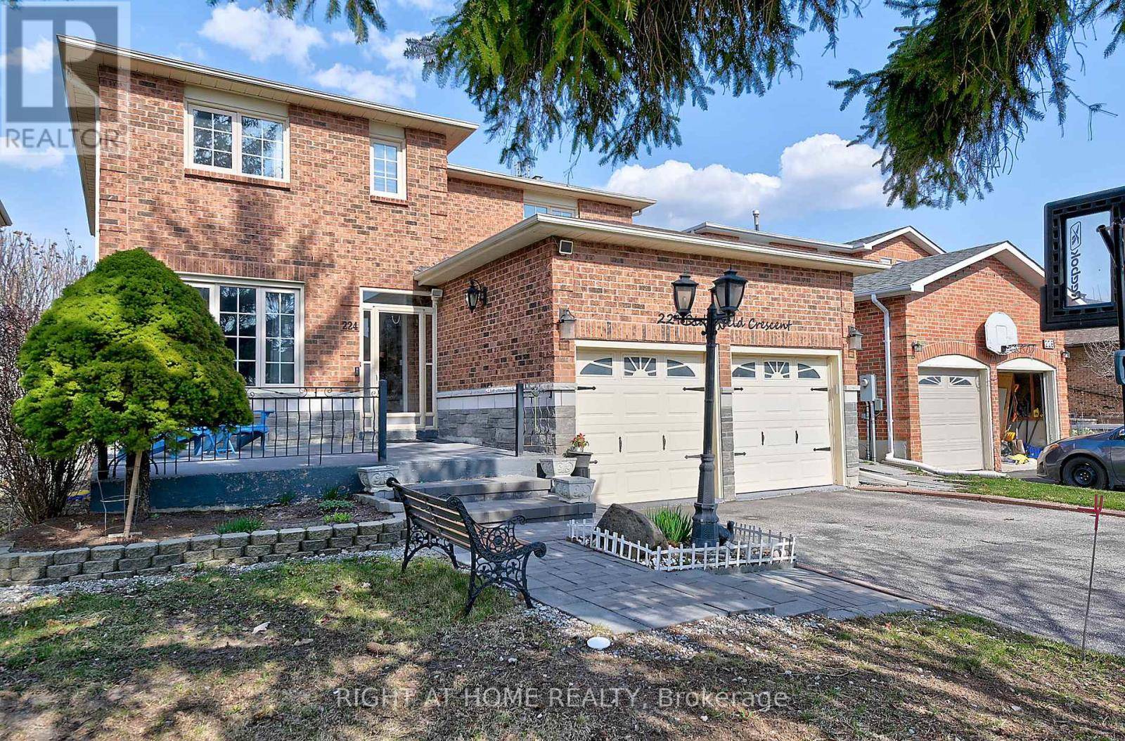 Vaughan (maple), ON L6A1J6,224 RIDGEFIELD CRESCENT